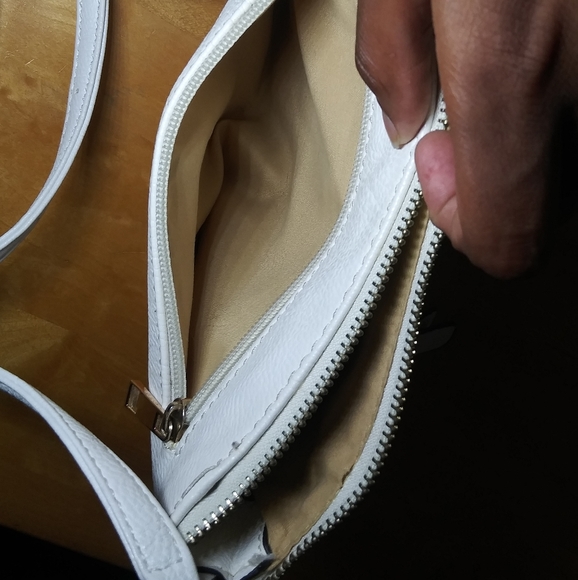 Michael Kors Small White Baguette Purse - Picture 3 of 7